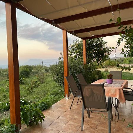Villa Chrissi'S House With Garden And Sea View Zerviana à Kíssamos Extérieur photo