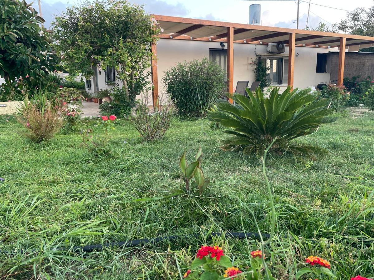 Villa Chrissi'S House With Garden And Sea View Zerviana à Kíssamos Extérieur photo